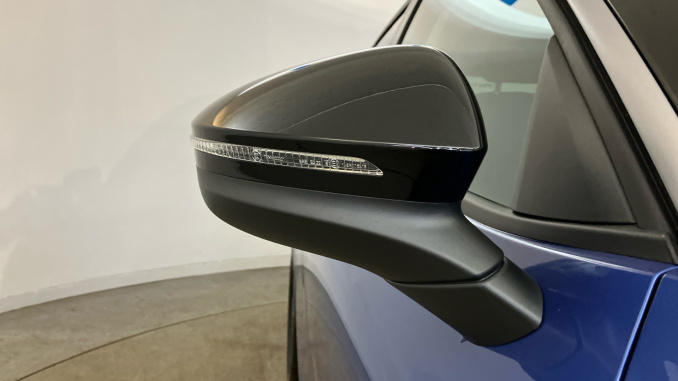 Volkswagen T-Roc 1.5 eTSI Life 5dr DSG Petrol Hatchback - Image 35